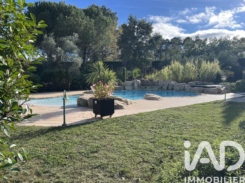 Maison - 190 m² - 5 pièces