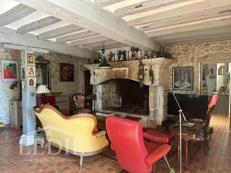 Propriété - 238 m² - 6 pièces