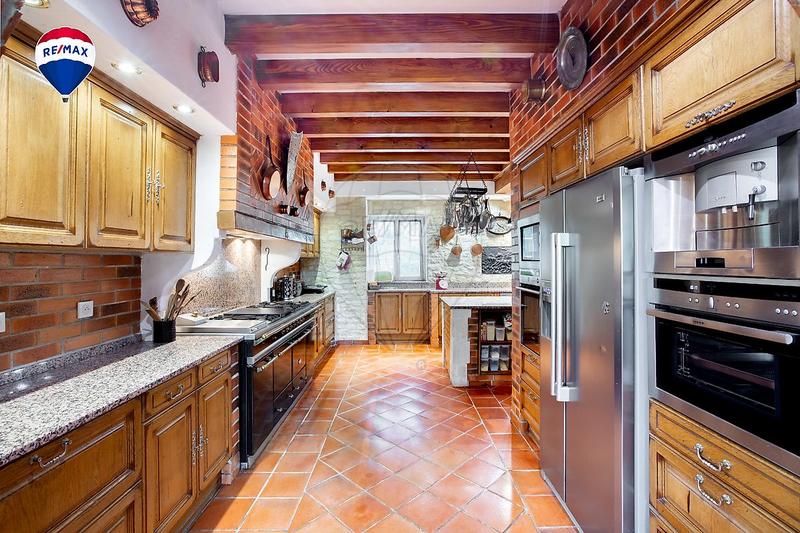 Maison - 306 m² - 6 pièces