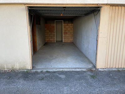 Parking / Garage - 20 m²