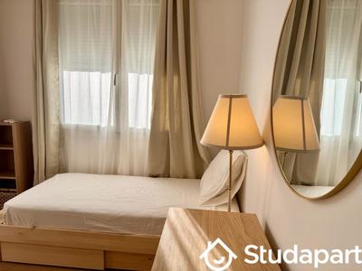 Chambre - 9 m² - 1 pièce