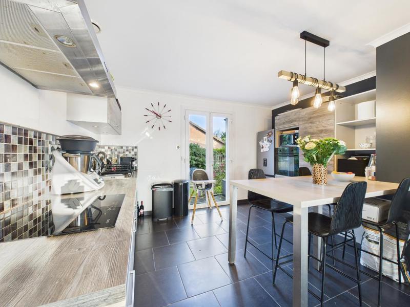 Maison - 215 m² - 7 pièces