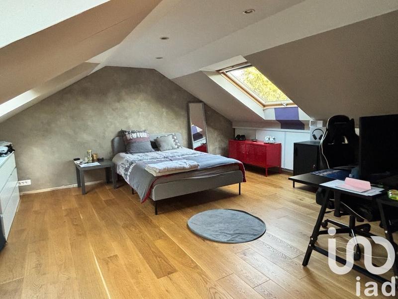 Maison - 168 m² - 8 pièces