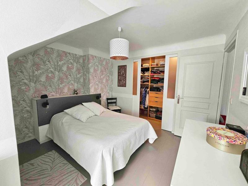 Maison - 202 m² - 8 pièces