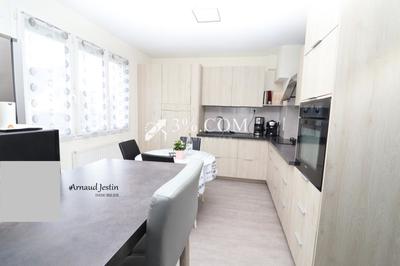 Maison - 158 m² - 7 pièces