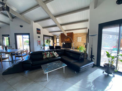 Maison - 202 m² - 7 pièces