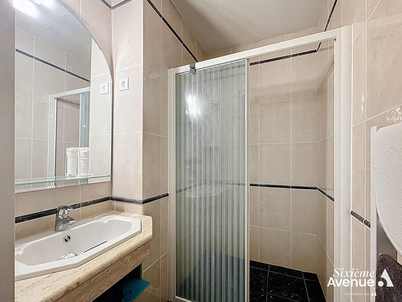 Maison - 186 m² - 8 pièces