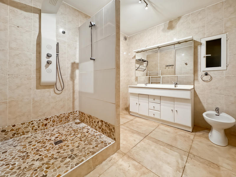 Maison - 226 m² - 8 pièces