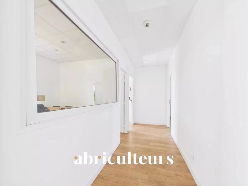 Local commercial - 268 m²