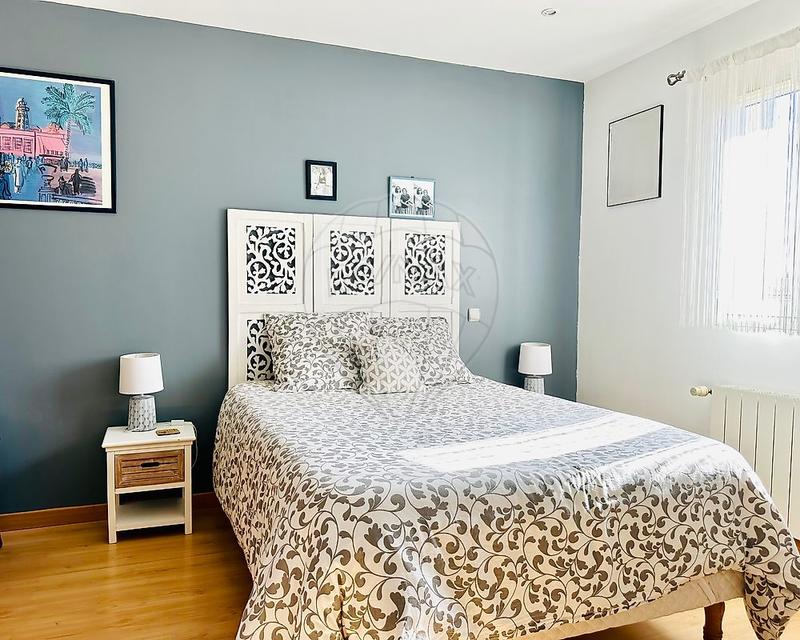 Villa - 216 m² - 8 pièces