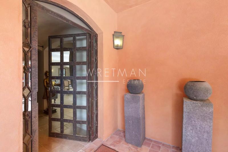 Maison - 472 m² - 10 pièces