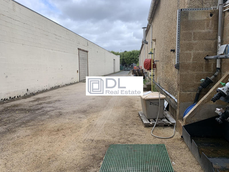 Entrepôt - 2 173 m²
