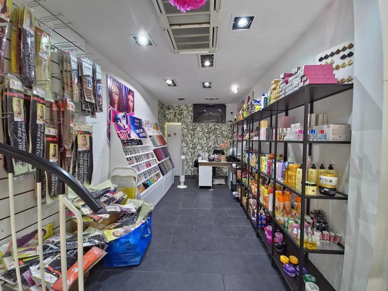 Local commercial - 85 m² - 3 pièces