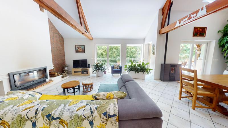 Maison - 212 m² - 8 pièces