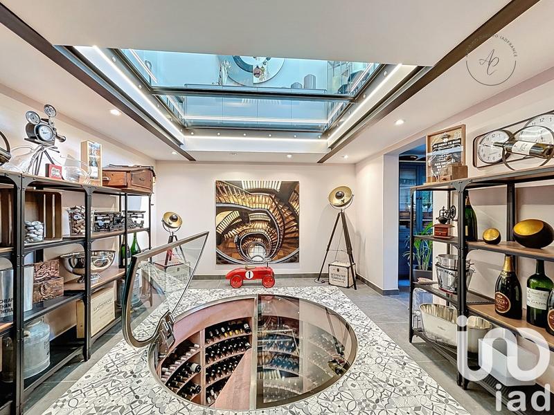 Maison - 225 m² - 7 pièces