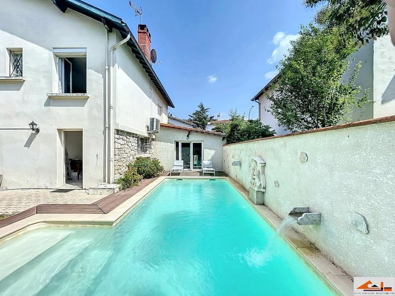 Maison - 168 m² - 7 pièces