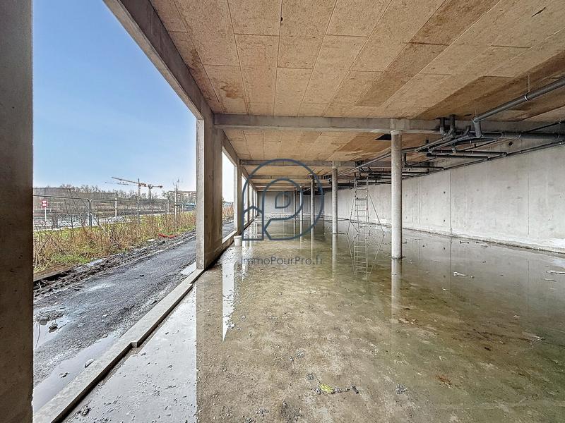 Local commercial - 384 m²