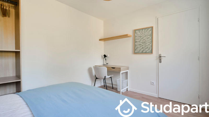 Chambre - 120 m² - 1 pièce