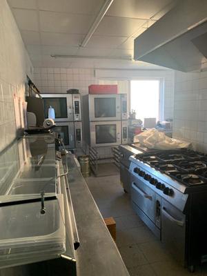 Maison - 200 m² - 1 pièce