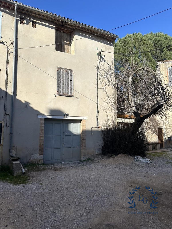 Maison - 210 m² - 5 pièces