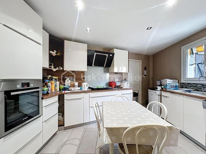 Maison - 104 m² - 6 pièces