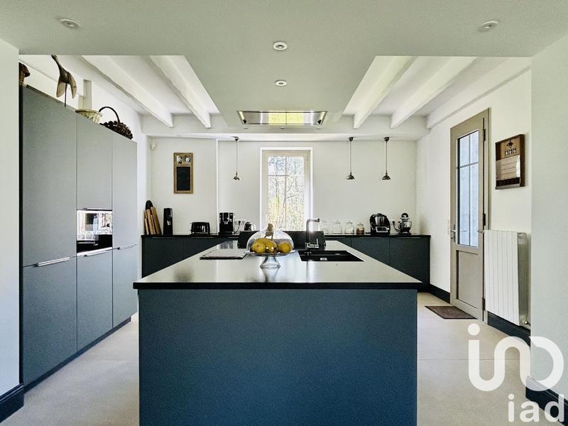 Maison - 205 m² - 6 pièces