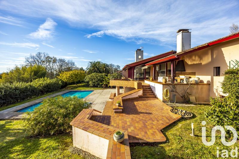 Maison - 300 m² - 6 pièces