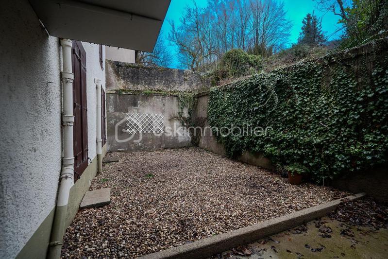 Maison traditionnelle - 320 m² - 8 pièces