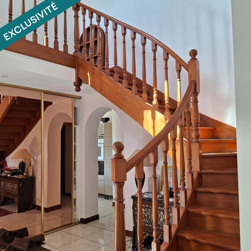 Maison - 252 m² - 7 pièces