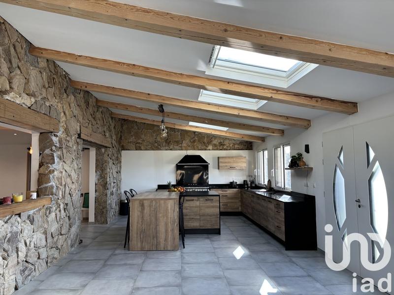 Maison - 270 m² - 9 pièces