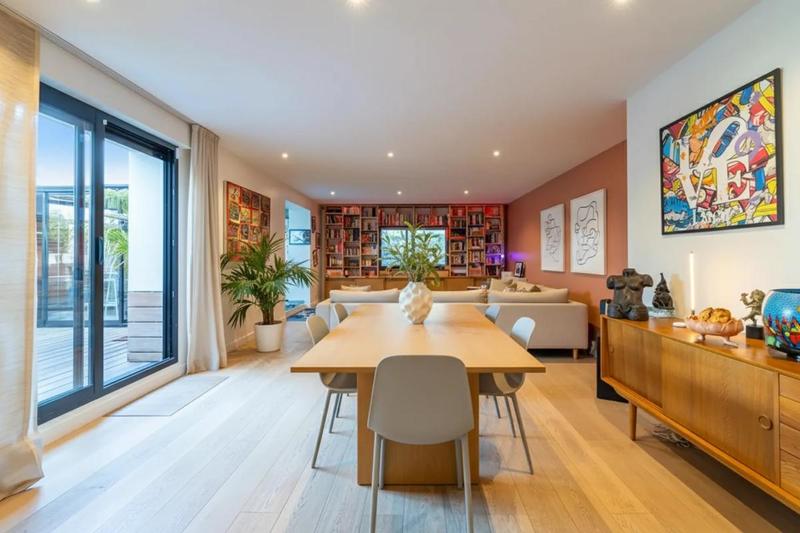 Appartement - 212 m² - 5 pièces