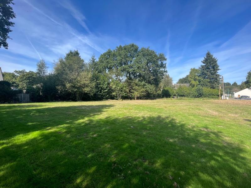 Terrain constructible - 1 069 m²