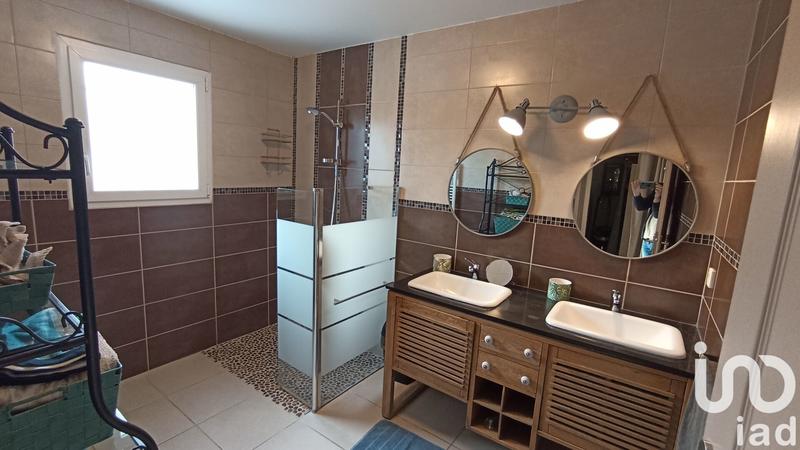 Maison - 225 m² - 9 pièces