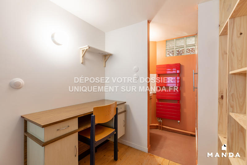 Chambre - 10 m² - 12 pièces