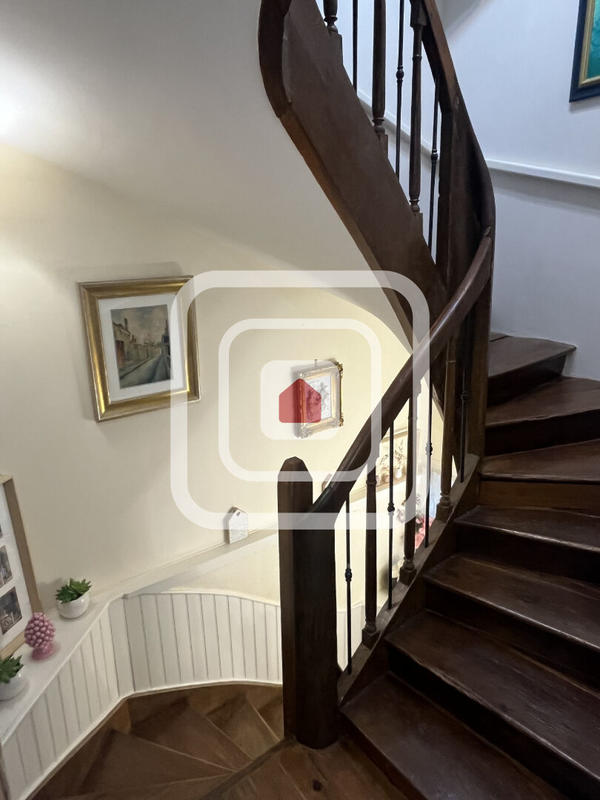 Maison - 141 m² - 6 pièces