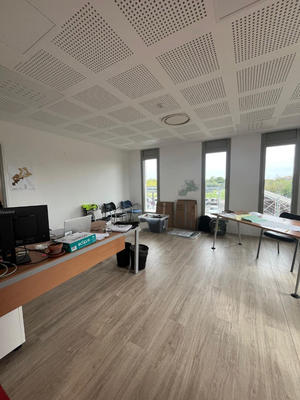 Bureau - 97 m² - 5 pièces