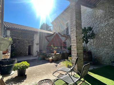 Maison en pierre - 170 m² - 6 pièces