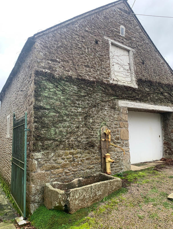 Maison en pierre - 290 m² - 9 pièces