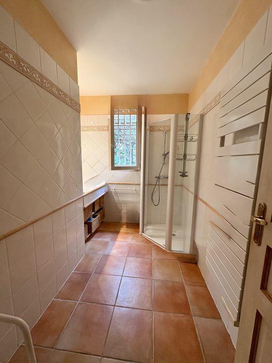 Villa - 185 m² - 6 pièces