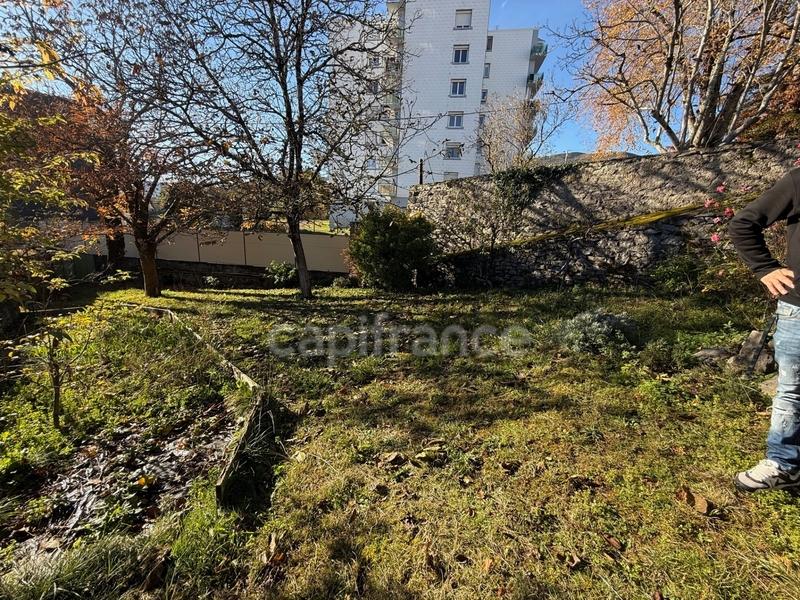 Terrain constructible - 768 m²