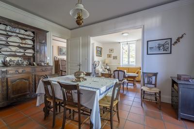 Maison traditionnelle - 177 m² - 5 pièces