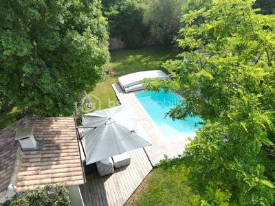 Propriété - 200 m² - 5 pièces