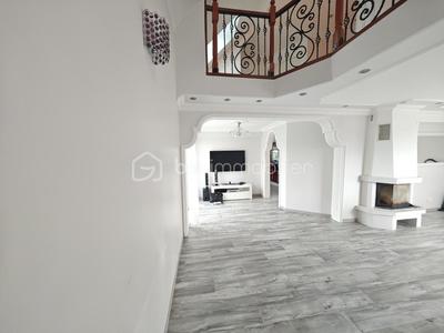 Maison traditionnelle - 122 m² - 5 pièces