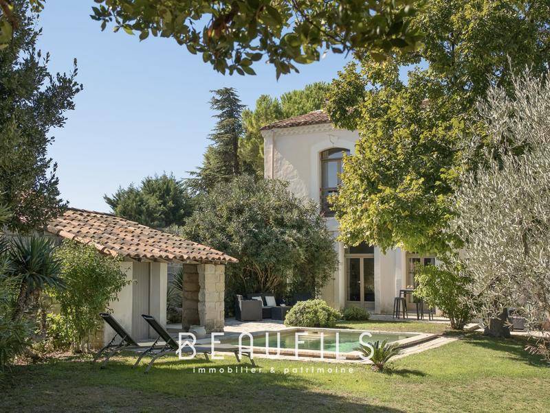 Maison - 245 m² - 8 pièces