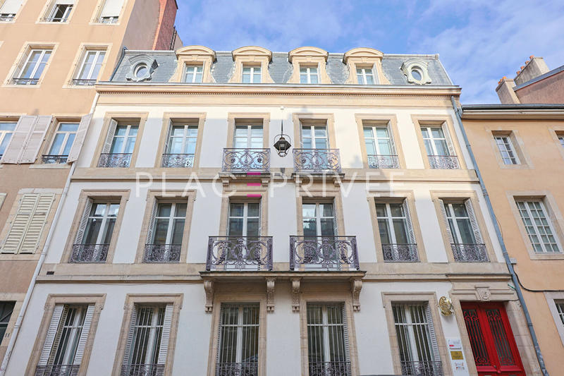 Bureau - 128 m² - 4 pièces