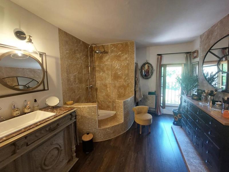 Maison de village - 267 m² - 10 pièces