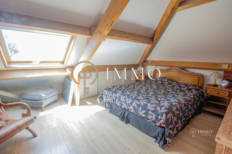 Maison - 182 m² - 8 pièces