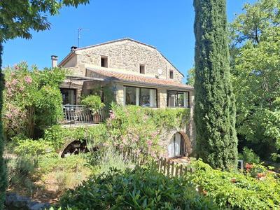 Maison - 194 m² - 5 pièces