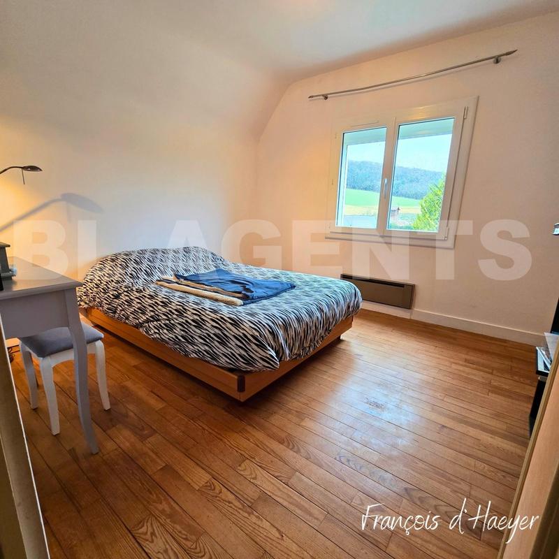 Maison traditionnelle - 110 m² - 6 pièces