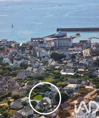 Maison - 216 m² - 7 pièces